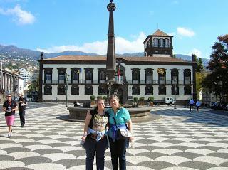 Plaza Municipal, Praça do Municipio, Funchal, Madeira, Portugal, La vuelta al mundo de Asun y Ricardo, round the world, mundoporlibre.com