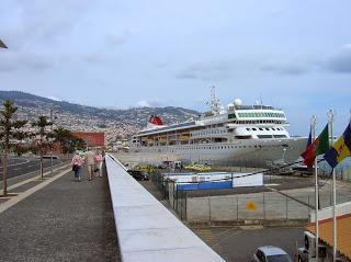 Puerto de Funchal, Madeira, Portugal, La vuelta al mundo de Asun y Ricardo, round the world, mundoporlibre.com