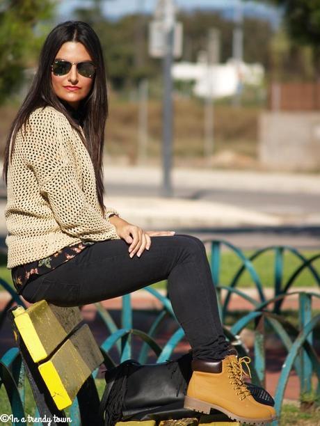 OUTFIT CAMEL BOOTS