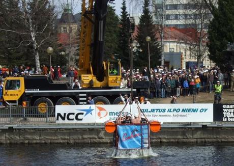 Bautizo de los graduandos en el Tammerkoski
