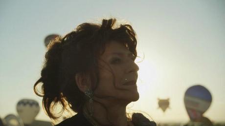 Mil noches, una boda (Party girl). Juventud infinita