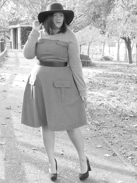 RETRO DRESS OUTLET · Outfit