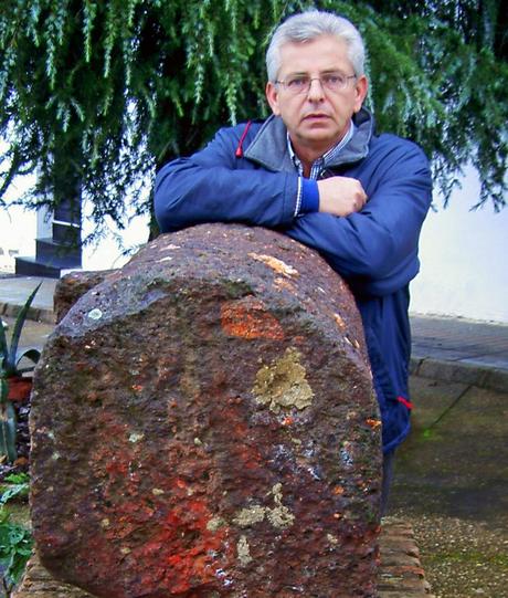 Minas de Riotinto y Nerva: geología desnuda, emporio tartésico de plata entre dehesas verdes.