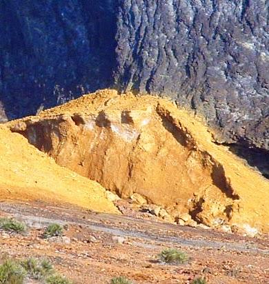 Minas de Riotinto y Nerva: geología desnuda, emporio tartésico de plata entre dehesas verdes.