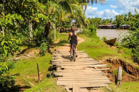 Atravesando puentes que inspiran poca confianta, Don Det, 4000 islas