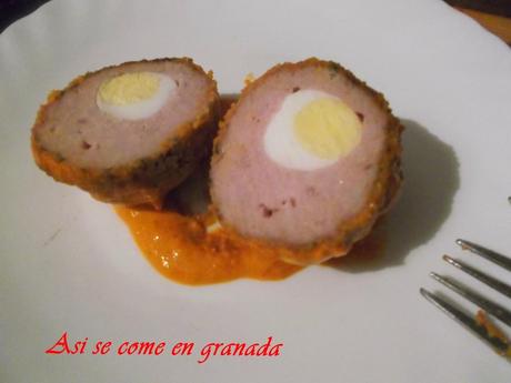 Albódigas rellenas con salsa de pimientos