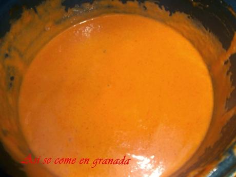 Albódigas rellenas con salsa de pimientos