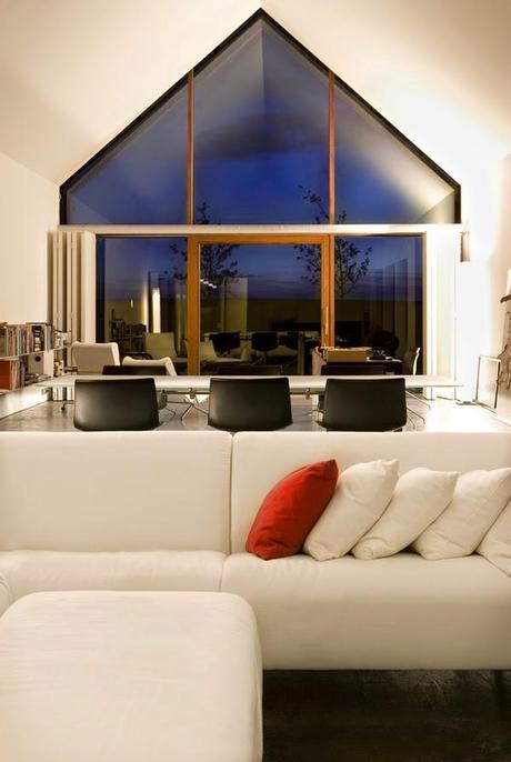 Granero Moderno y Minimalista