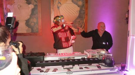 Una boda de cuento (parte II, el desfase) Una boda de cuento (parte II, el desfase)