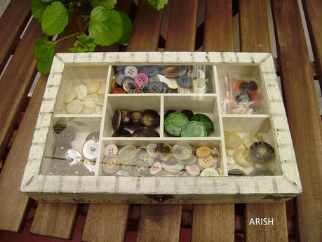 UNA CAJA PARA MIS BOTONES