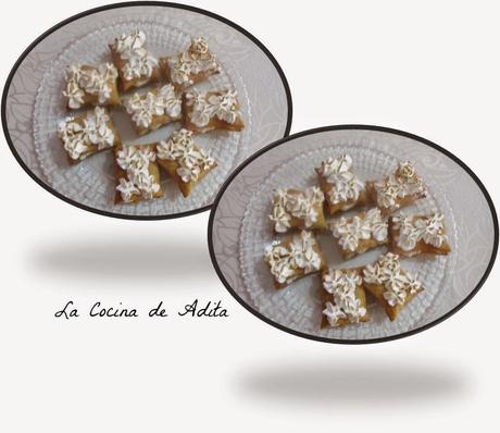PASTELITOS DE HOJALDRE, RELLENOS CON GUINDAS, NATA, Y DECORADOS CON MERENGUE