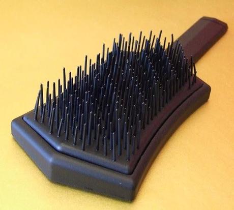 El cepillo “Tanglim” y el “Bristles Clip” – las novedades de LIM HAIR