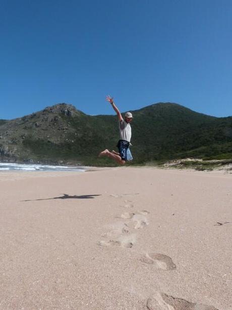 Sobrevolando en Lagoinha con el sendero al fondo