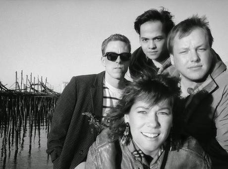 El Clásico Ecos de la semana: Bossanova (Pixies) 1990