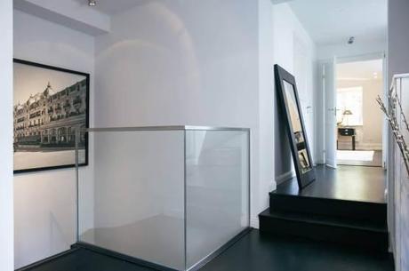 Vivir en una villa en el centro de una capital a lo grande decoración salones y comedores decoración nórdica escandinava decoración lujosa decoración americana cocinas nórdicas con isla cocinas blancas modernas casas grandes nórdicas blog decoración nórdica 