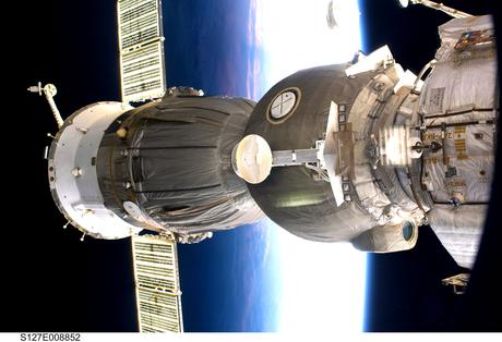 Soyuz_spacecraft_docked_to_Station