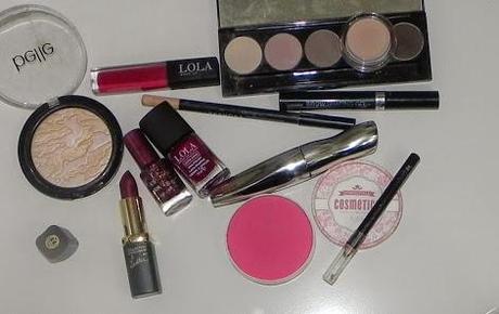 Dark lips I: Labios protagonistas vs. rostro desnudo.