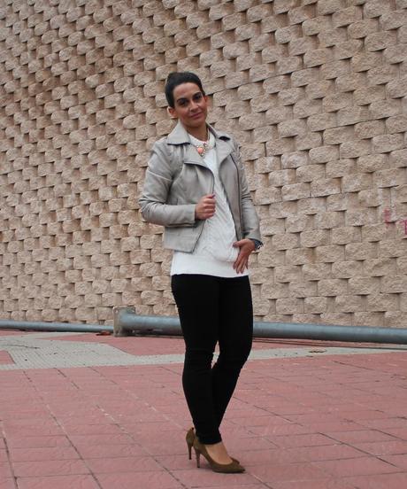 Básico con jersey blanco...