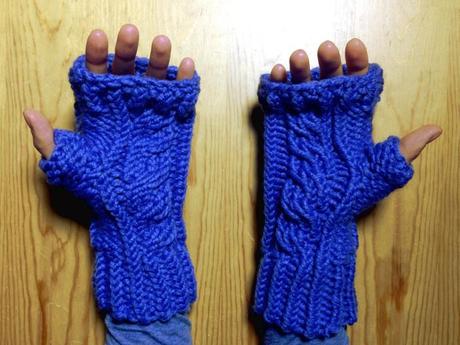 How to loom knit cabled fingerless mitts