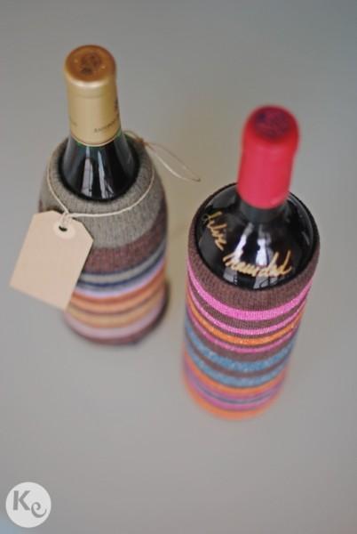 Wrapping. Regalar botellas/ Giving bottles for Christmas Wrapping bottles with socks