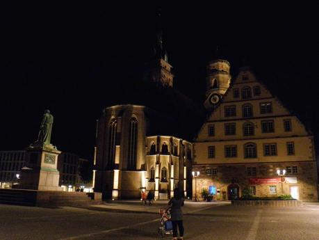 Centro de Stuttgart de noche