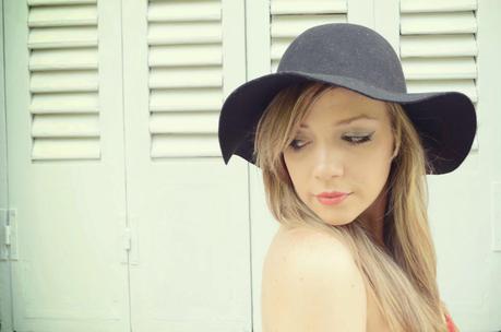 Looks con sombrero Fedora
