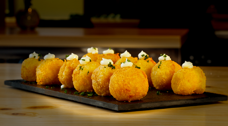 Debonair Doce Bravas ©LATROUPE ESTUDIO   (5)