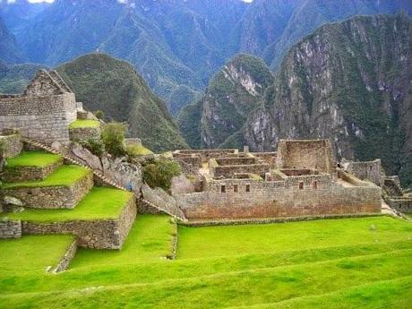 Sala de los morteros y el cóndor. Machu Picchu. Perú