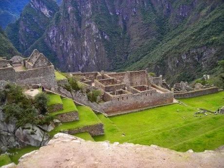 Sala de los morteros y el cóndor. Machu Picchu. Perú