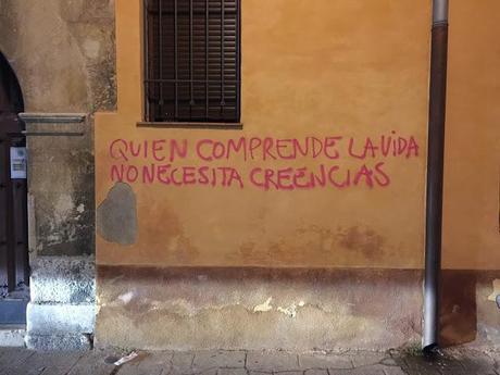 QUIEN COMPRENDE LA VIDA NO NECESITA CREENCIAS