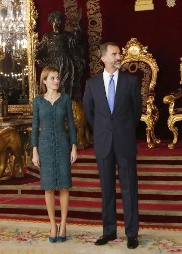 Dña.Letizia, de tweed de Varela, en los Premios Nacionales del Deporte