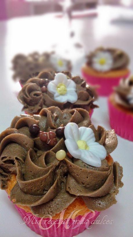 C UPCAKES DE MELOCOTÓN CON CREMA DE CAFÉ ARÁBIGA