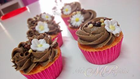 C UPCAKES DE MELOCOTÓN CON CREMA DE CAFÉ ARÁBIGA