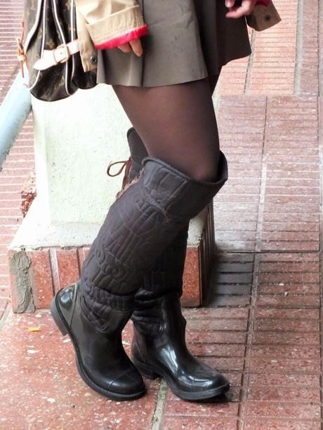 Con botas y a lo loco Con botas y a lo loco