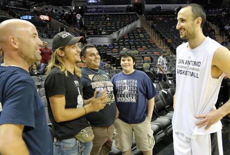 Manu Ginobili con Santiago y Juan