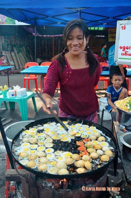 Comida callejera en Mandalay Myanmar