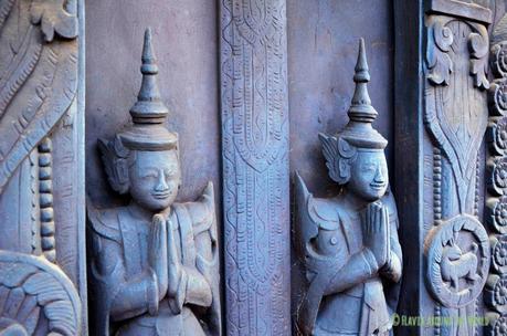 Detalle del monasterio de teca Shwe In Bin Kyaung en Mandalay, Myanmar (Birmania)
