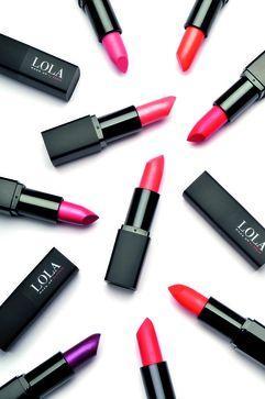 La Navidad se viste de Rojo con LOLA Make Up.