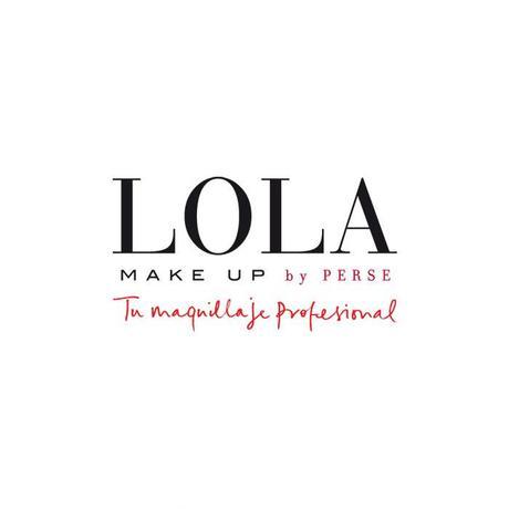 La Navidad se viste de Rojo con LOLA Make Up.