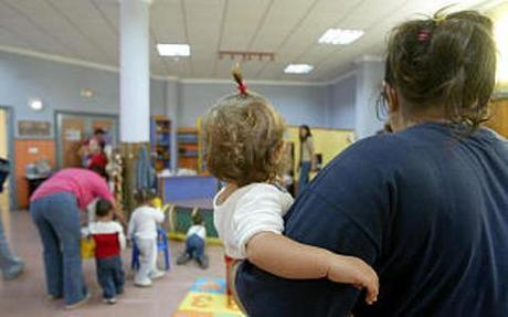 niños de la carcel de Aranjuez - dibujando periodistas