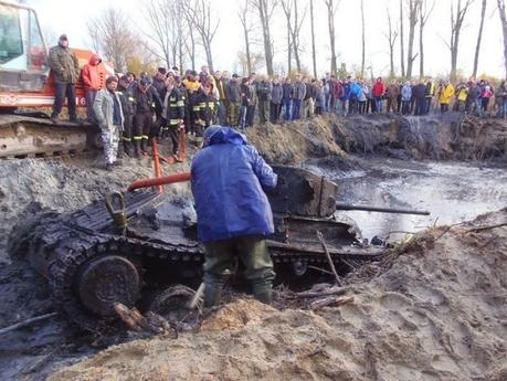 Rescatado un tanque británico en Polonia