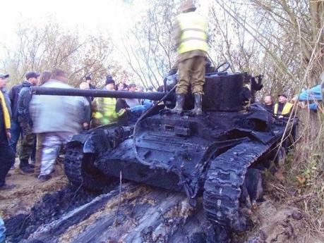 Rescatado un tanque británico en Polonia