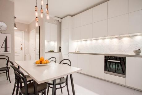 El protagonismo de una lampara en decoracion. Espacios vacios y delicados