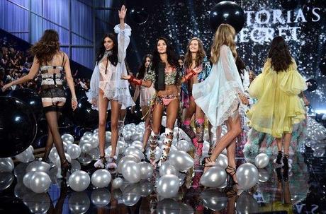 VICTORIA SECRET FASHION SHOW 2014