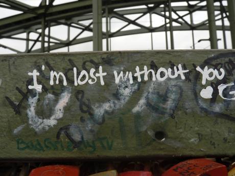 El puente del “amor” (candados) en Colonia