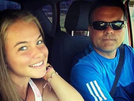 Papá entrenador abofetea publicamente a su hija tenista de 16 años por perder un partido