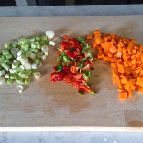 Arroz integral con salmón y verduras de temporada