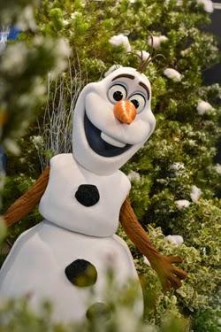 Frozen Fun, Disneyland, California Adventure, Crown Jewel Theatre