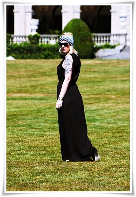 Nuestra bloguera de moda @Loqllevelarubia nos trae hoy… Simply Black
