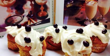 Bizcochitos de calabaza con crema de queso y conguitos